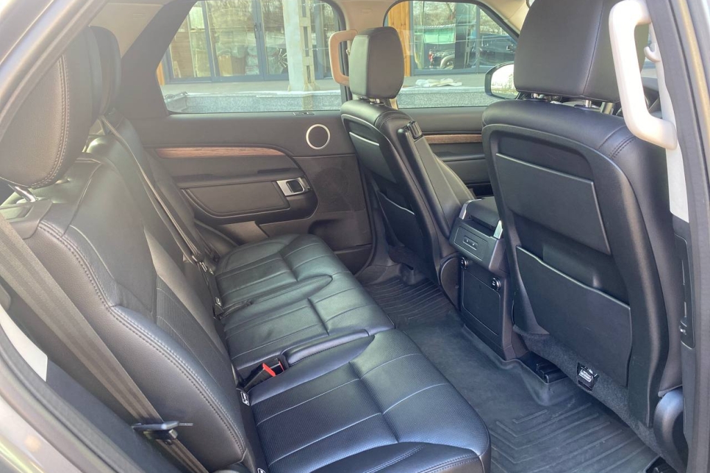 Land Rover Discovery 2017 фото 14