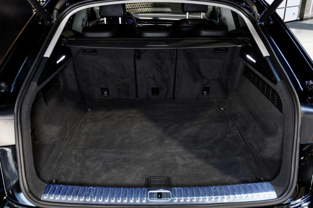 Audi Q8 50TDI Sline  2018 фото 40