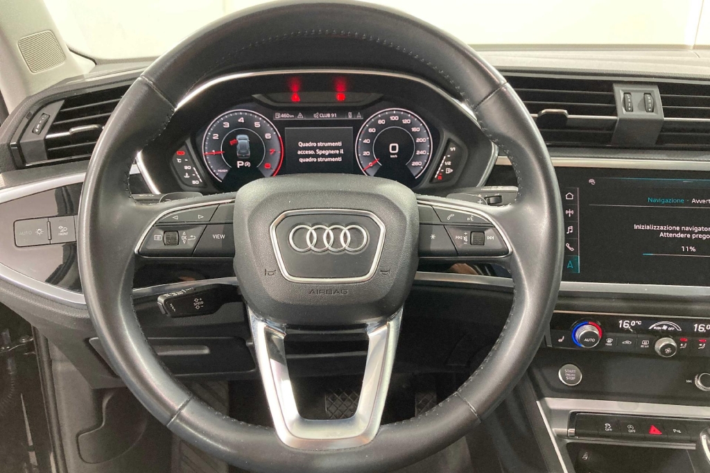 Audi Q3 2019 фото 5