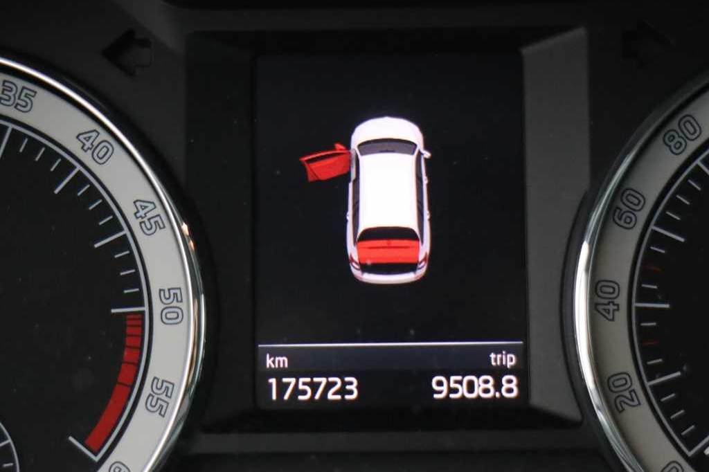 Skoda Octavia Combi 2018 фото 3