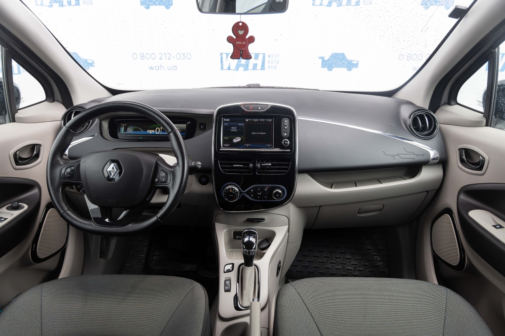 Renault Zoe 2015 фото 23