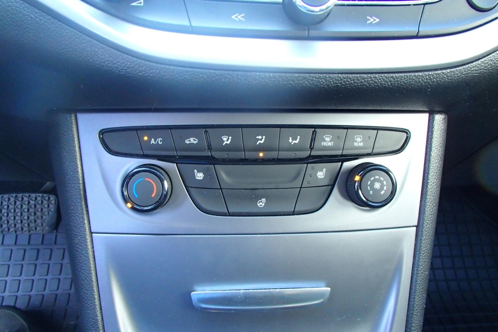 Opel Astra Sports Tourer 2017 фото 7