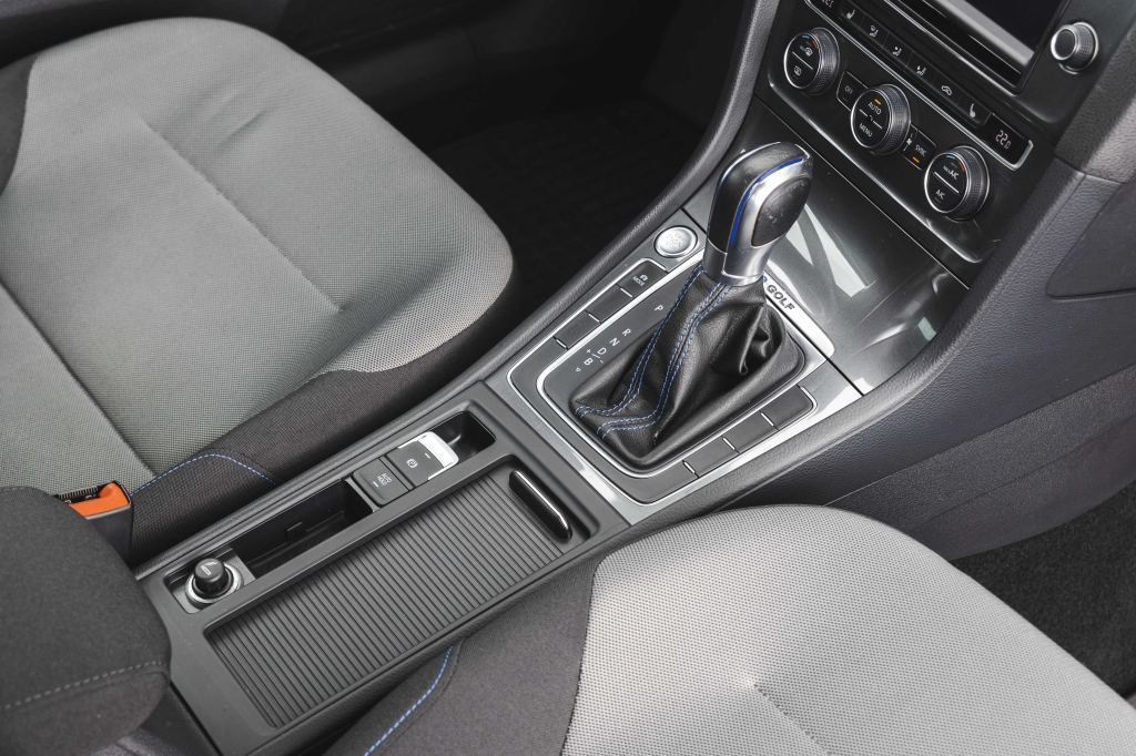 Volkswagen e-Golf 2014 фото 29