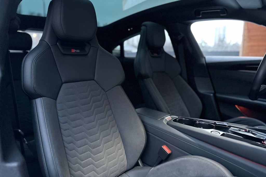 Audi RS e-tron GT 2021 photo 18