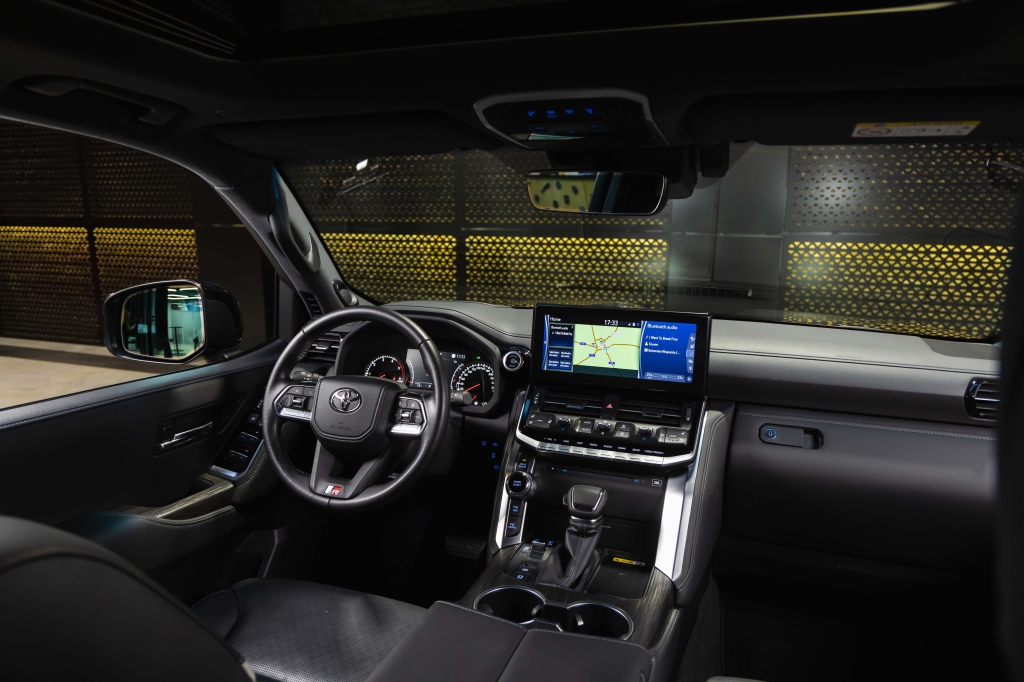 Toyota Land Cruiser GR 2023 photo 37