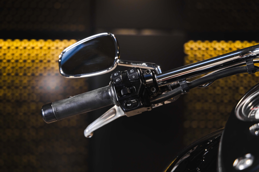 Triumph Thunderbird 1700 2016 фото 13