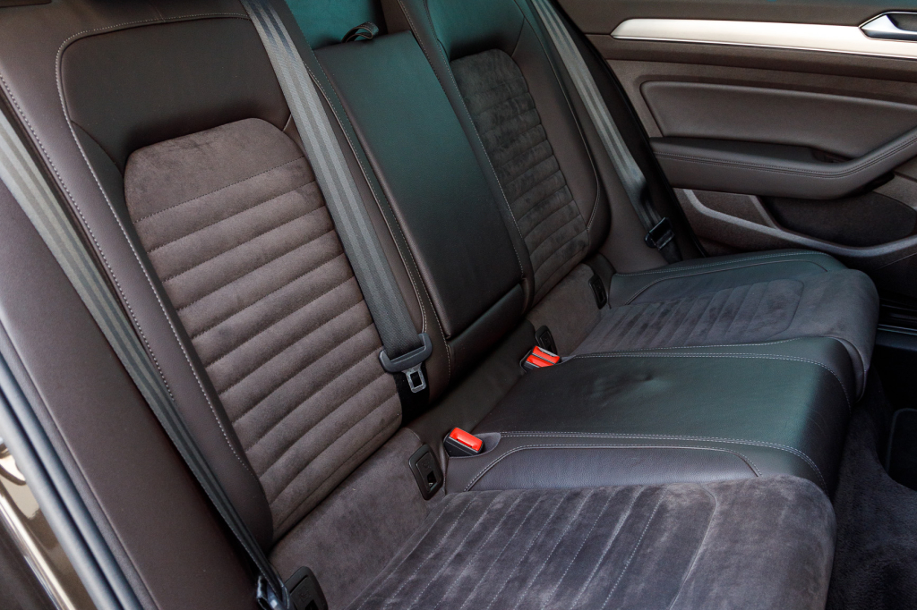 Volkswagen Passat B8 Highline 2015 photo 12