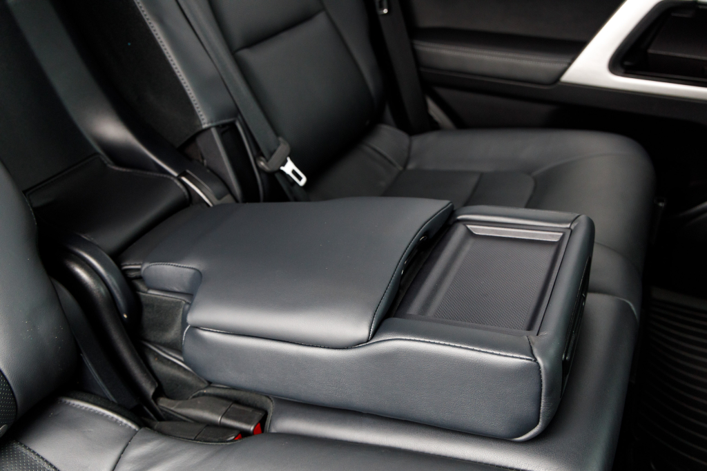 Toyota Land Cruiser 200 2018 photo 30