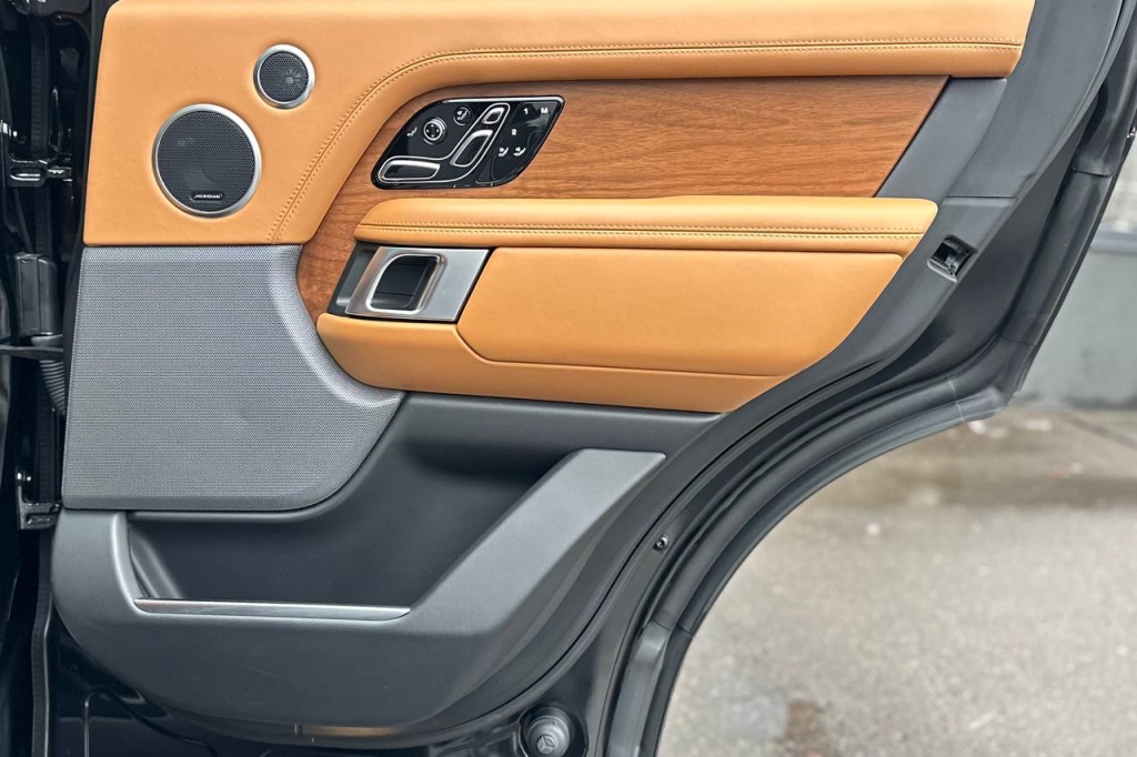 Land Rover Range Rover Autobiography 2018 фото Land Rover Range Rover Autobiography 2018 фото 20