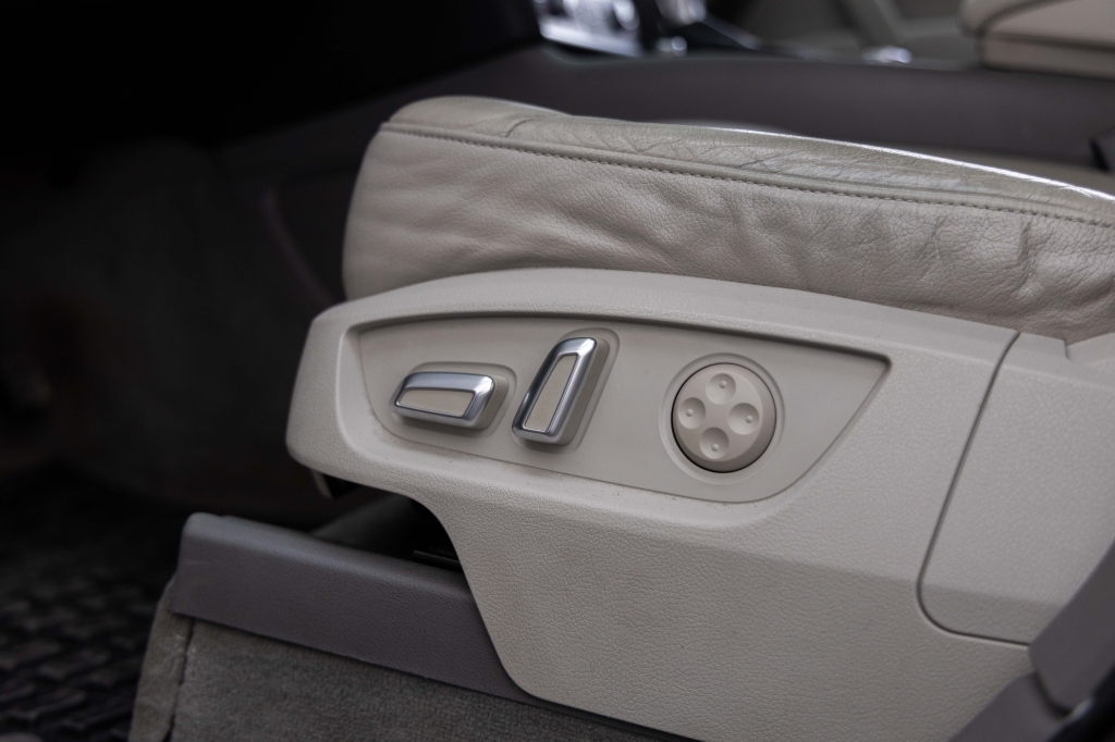 Audi Q7 Premium Plus 2015 фото Audi Q7 Premium Plus 2015 фото 18