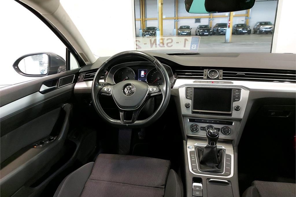 Volkswagen Passat Variant 2017 фото 5