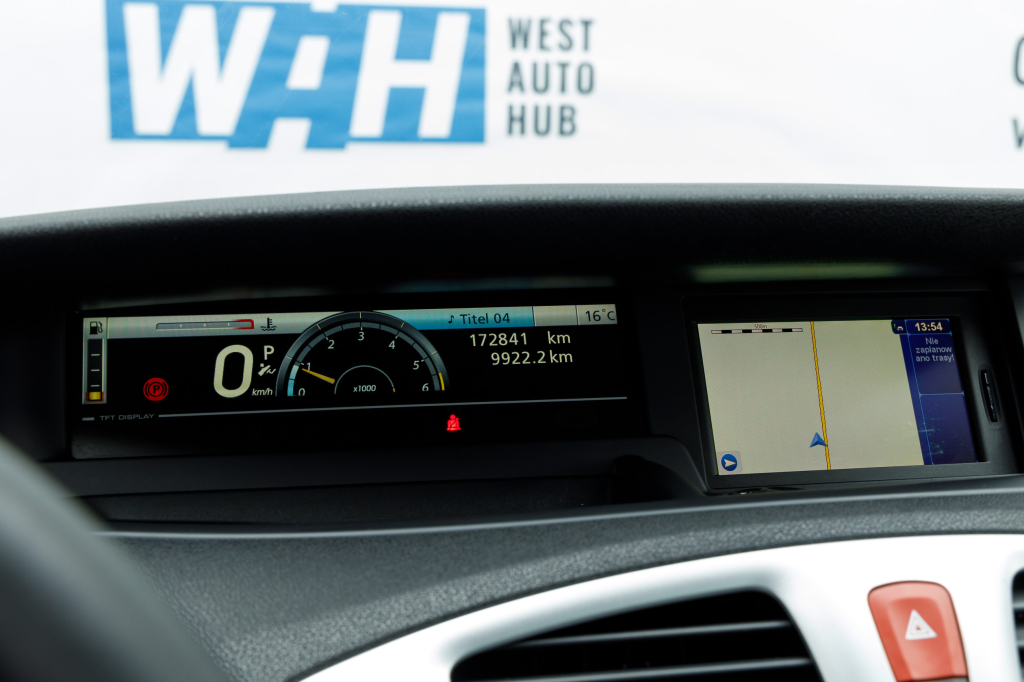 Renault Megane Scenic Grand  2010 photo 23