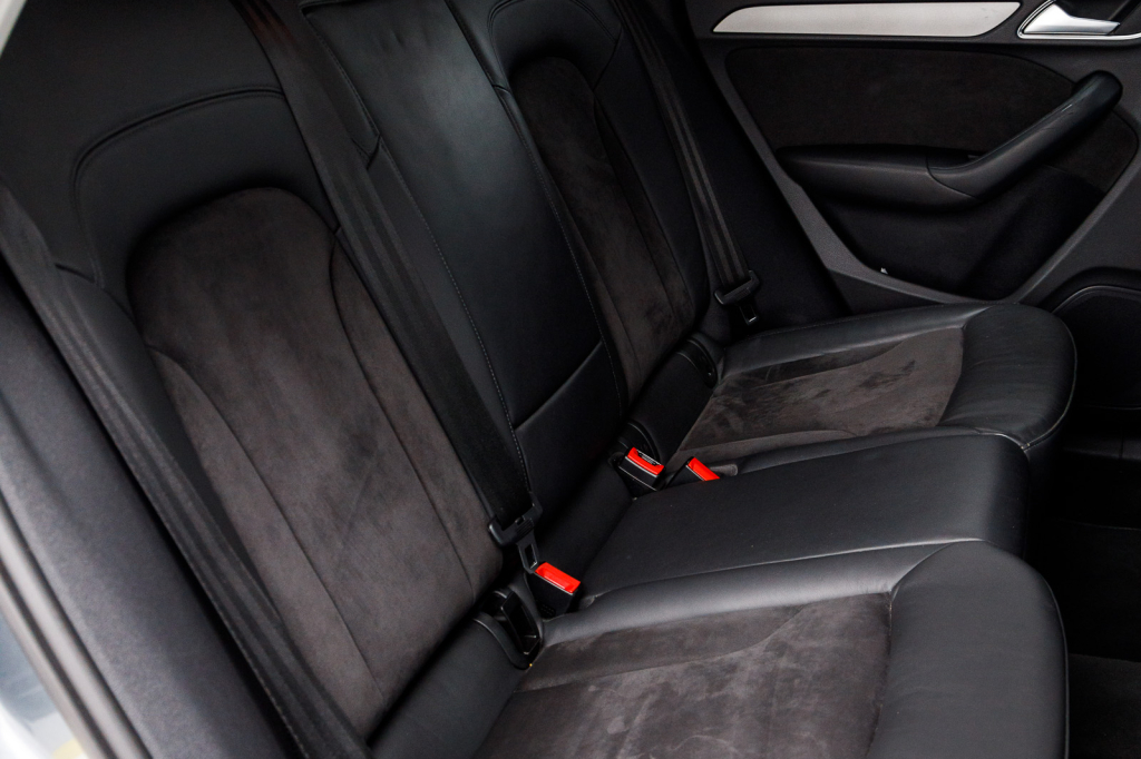 Audi Q3 2012 photo 30