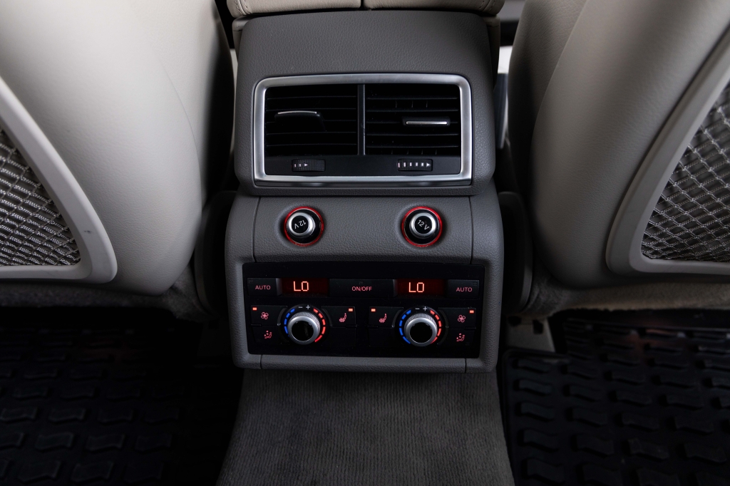 Audi Q7 Premium Plus 2015 фото Audi Q7 Premium Plus 2015 фото 33