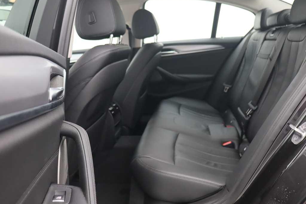 BMW 5 Series 2017 фото 2