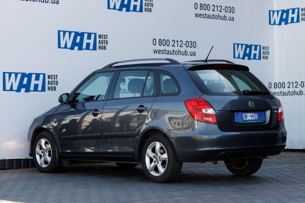 Skoda Fabia 2011 фото 5