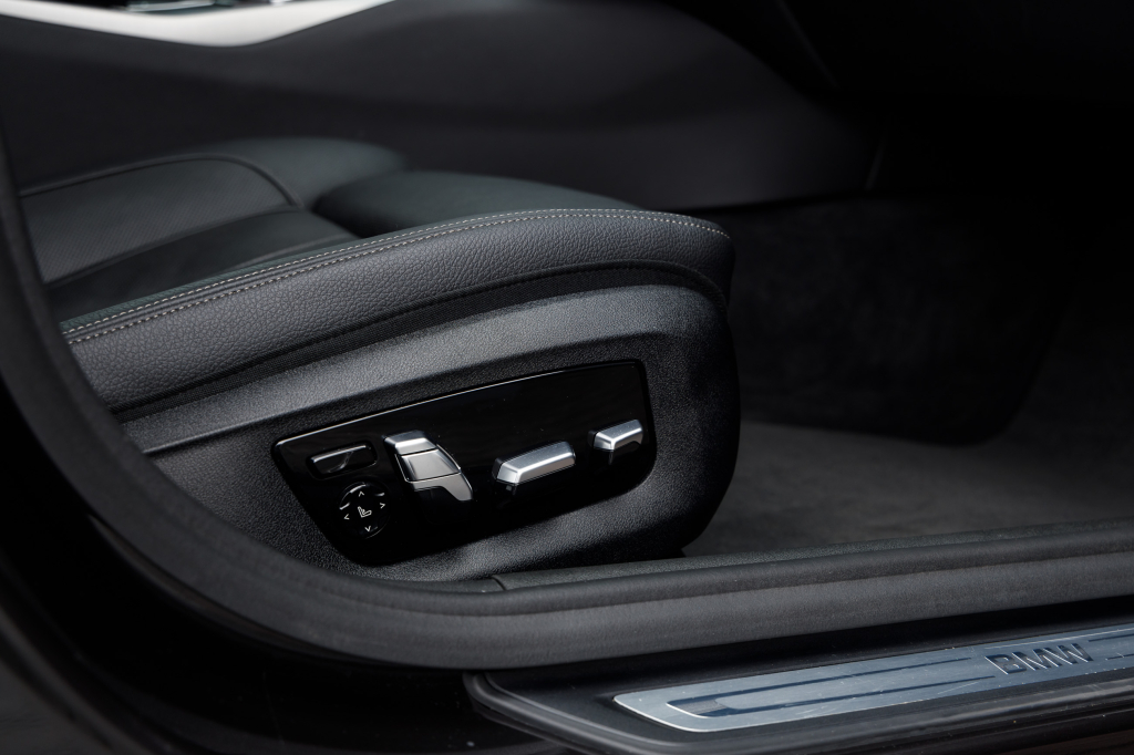 BMW 540 i xDrive 2017 фото 38