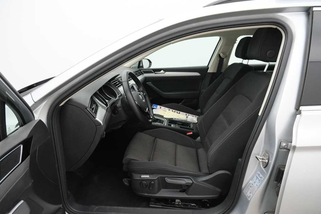 Volkswagen Passat Variant 2018 photo 1