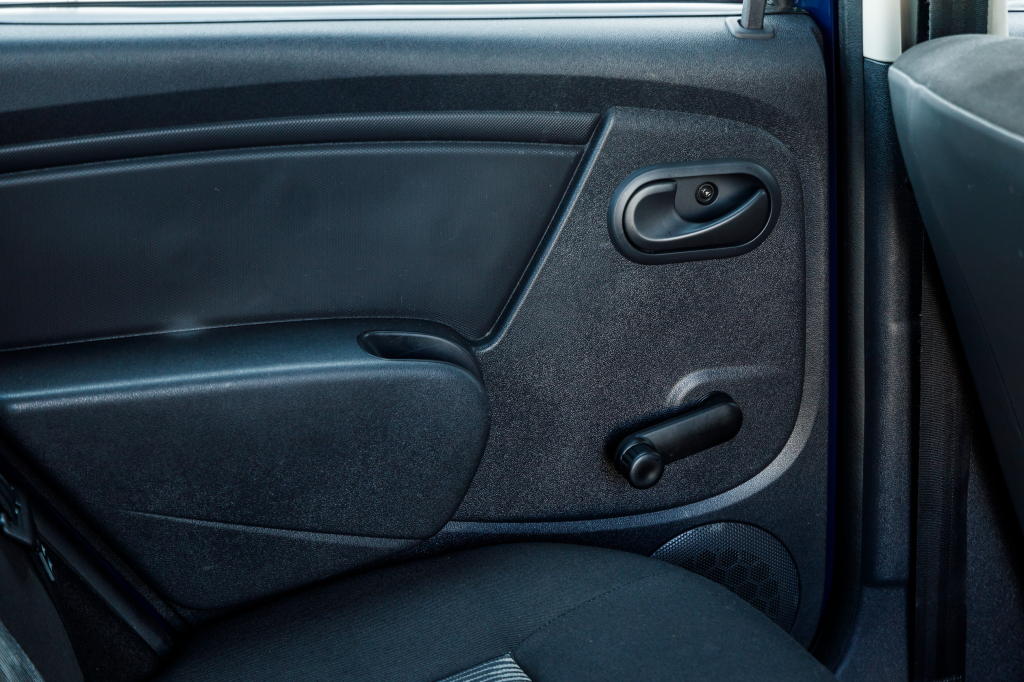 Dacia Sandero 2010 photo 12