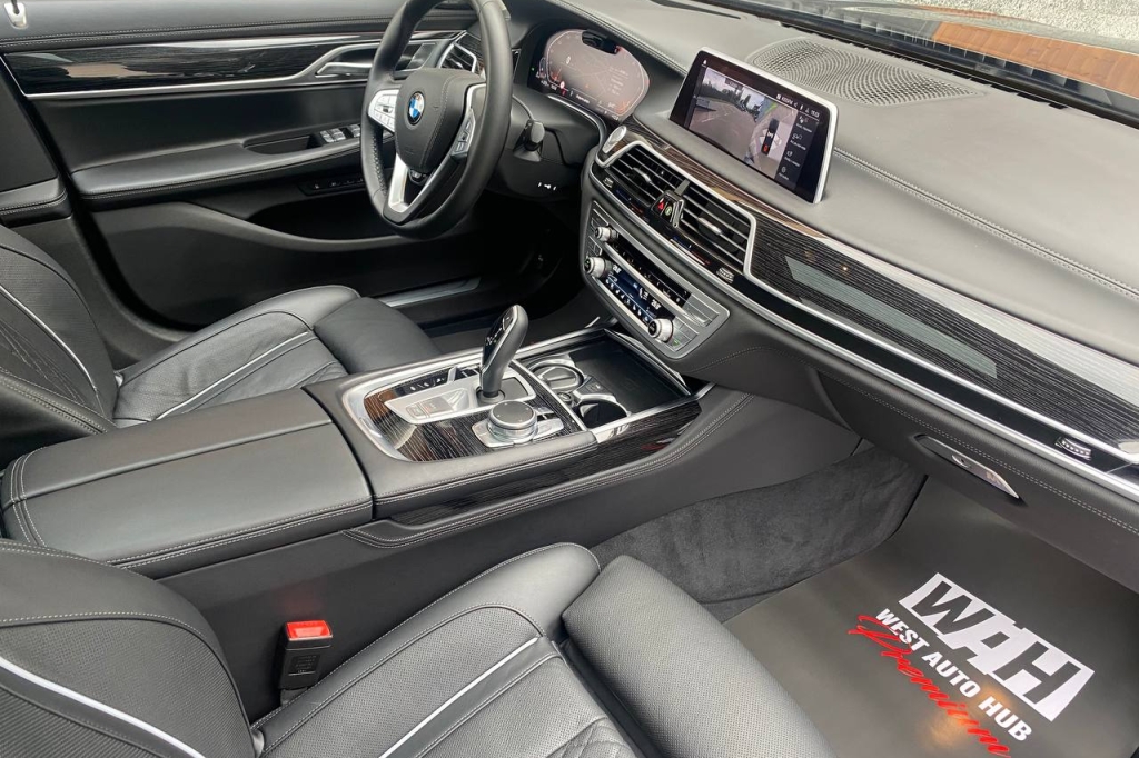 BMW 740 xDrive 2019 фото 13