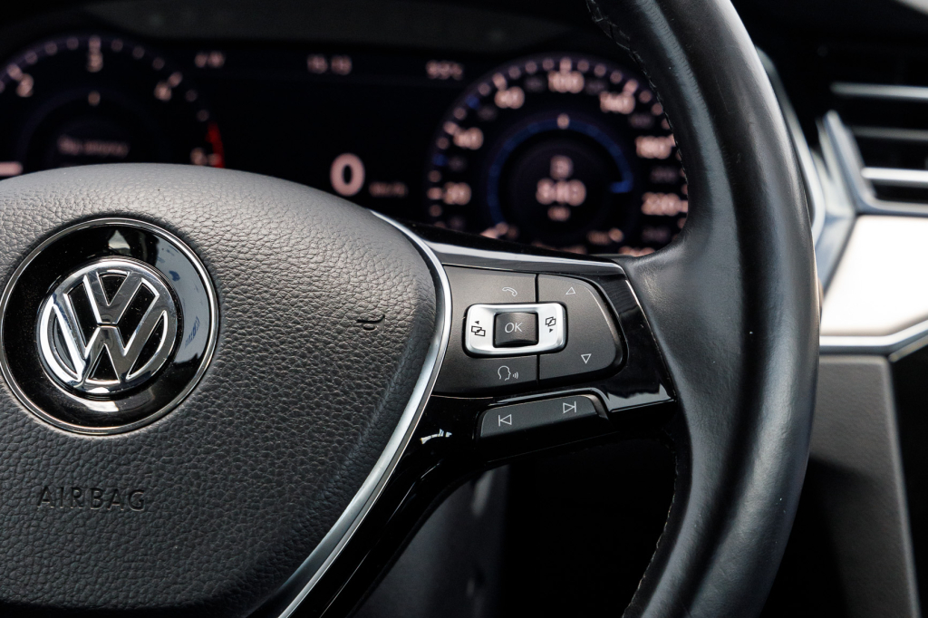 Volkswagen Passat B8 Highline 4Motion 2016 фото 26