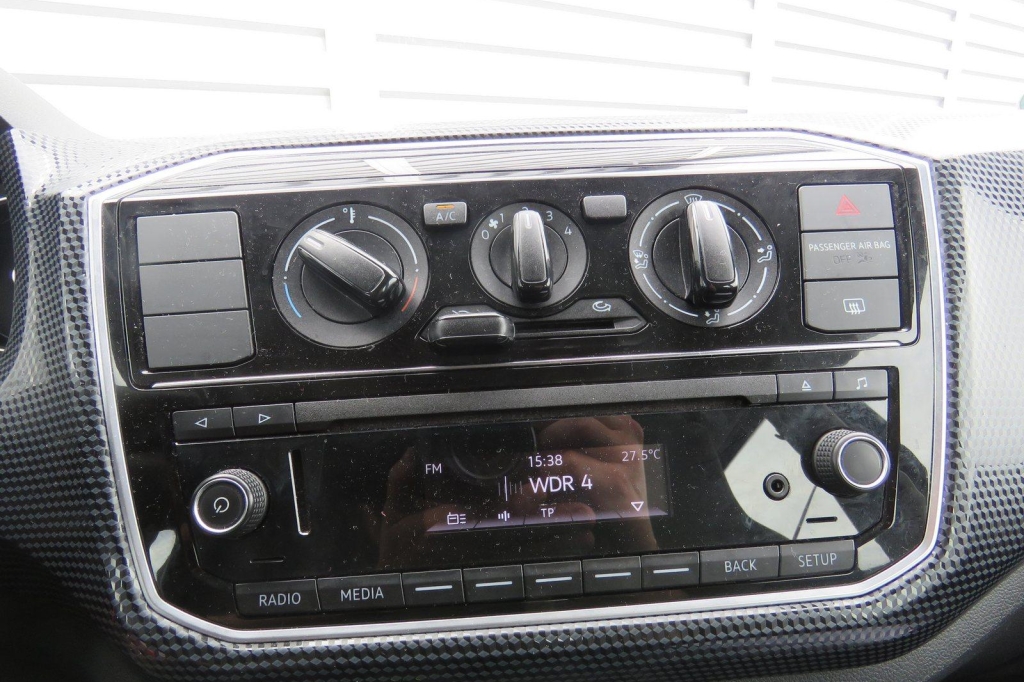 Volkswagen Up 2017 photo 6