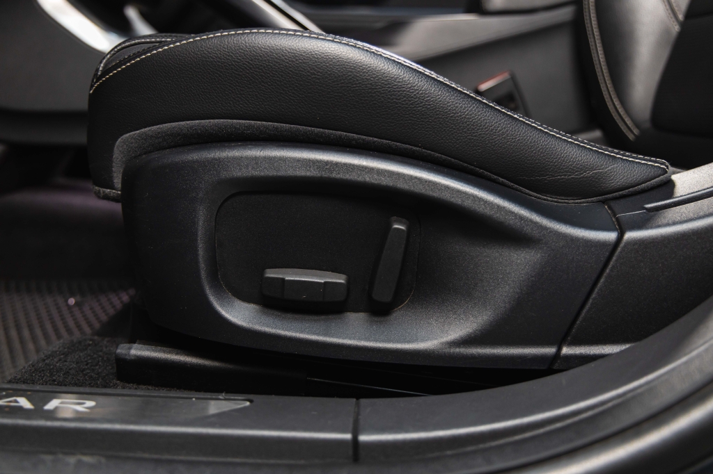 Jaguar I-Pace 2019 фото Jaguar I-Pace 2019 фото 20