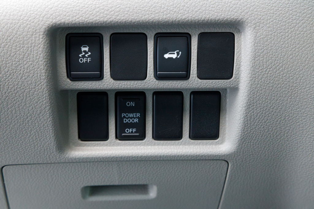 Nissan Quest 2012 фото 7