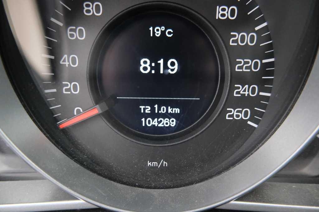 Volvo V40 Cross Country 2017 photo 2