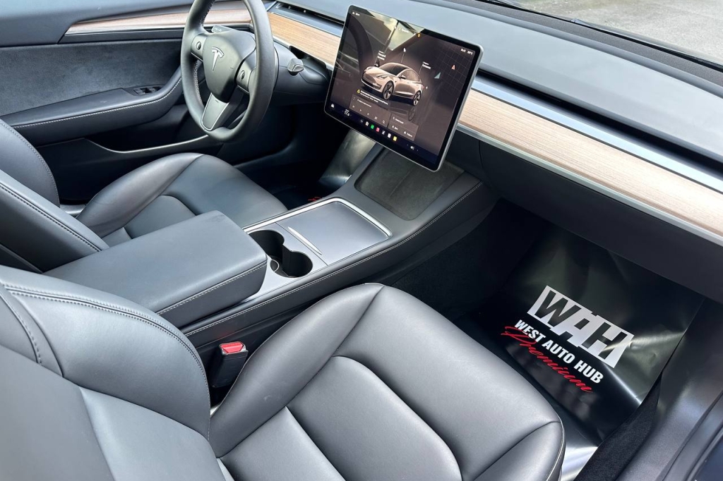 Tesla Model 3 2023 фото 13