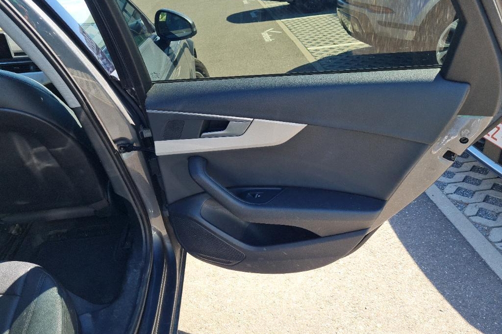 Audi A4 Avant 2016 photo 41