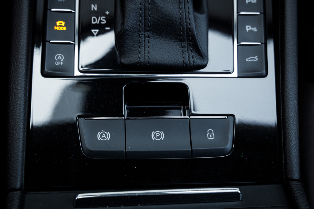 Skoda Superb Laurin & Klement 4x4 2015 photo 29