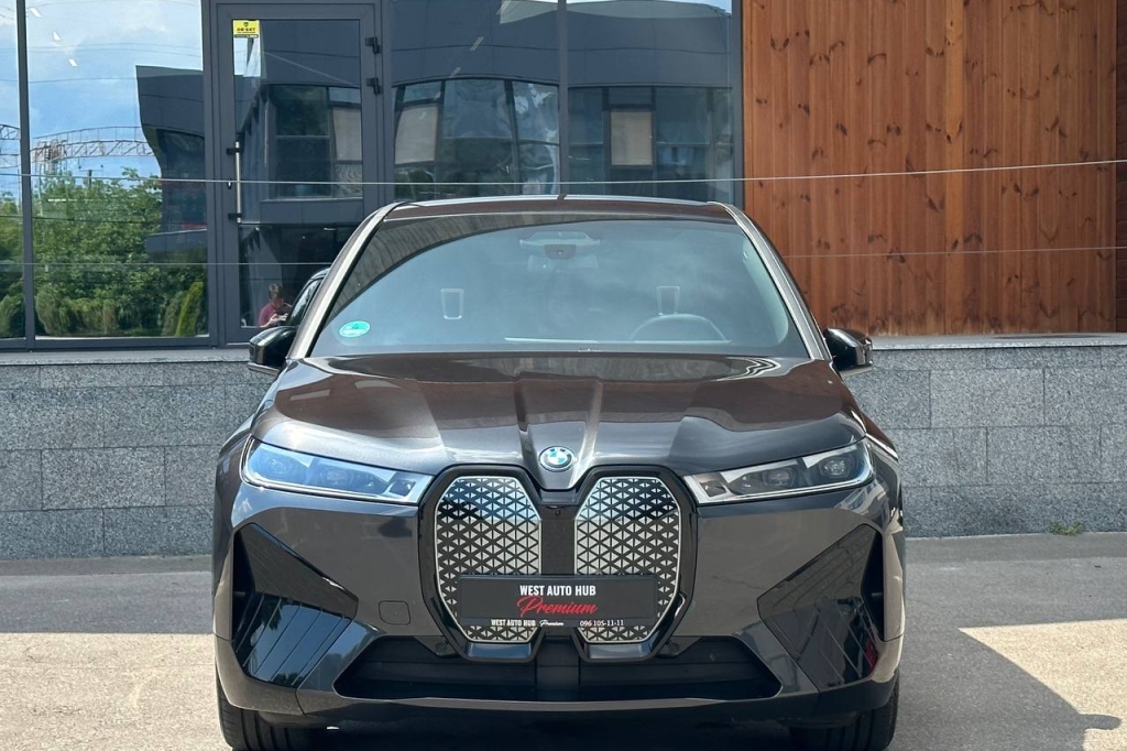 BMW iX xDrive40 2022 фото BMW iX xDrive40 2022 фото 1
