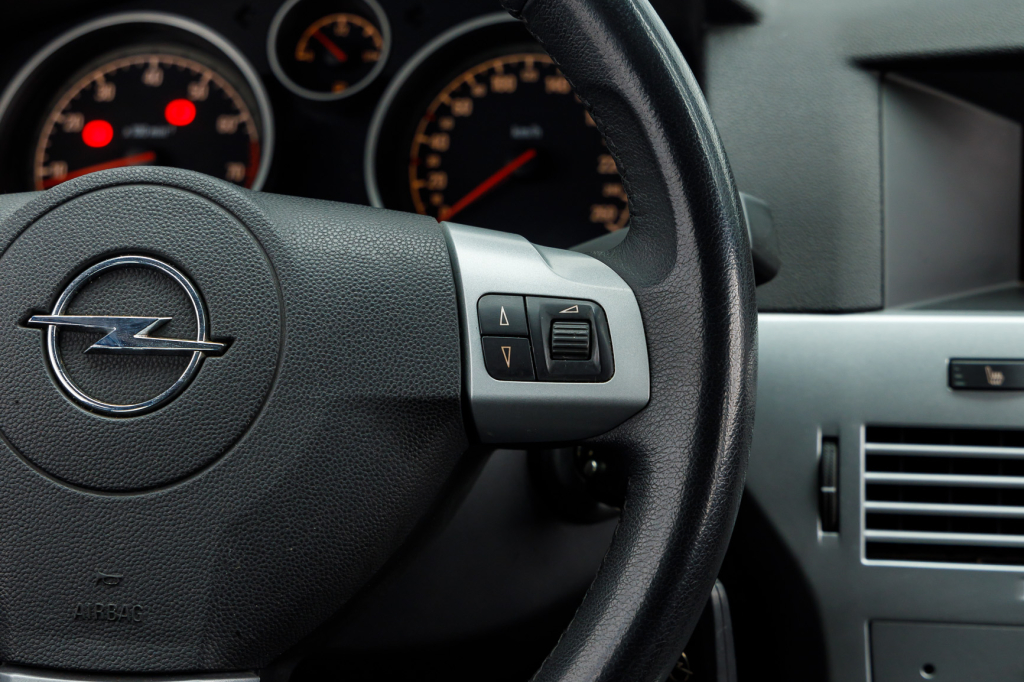 Opel Astra H 2010 фото 17