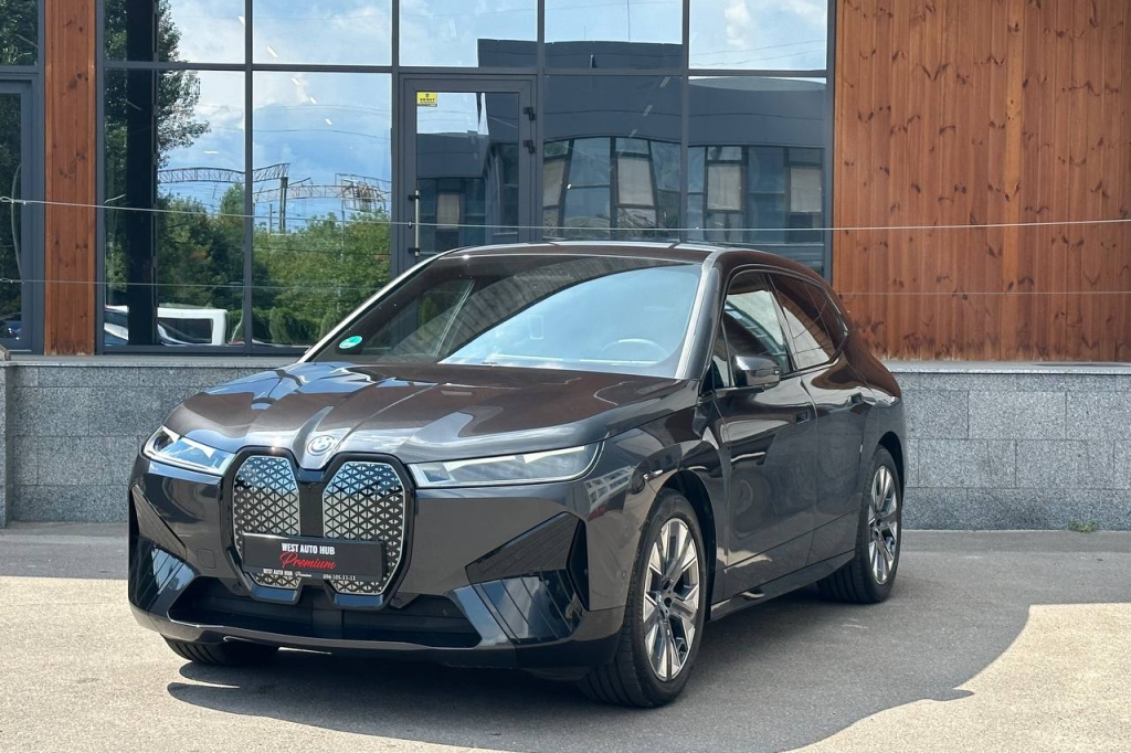 BMW iX xDrive40 2022 фото BMW iX xDrive40 2022 фото 2