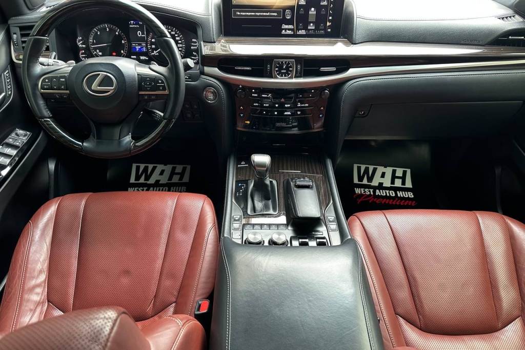 Lexus LX 450 2019 фото Lexus LX 450 2019 фото 19