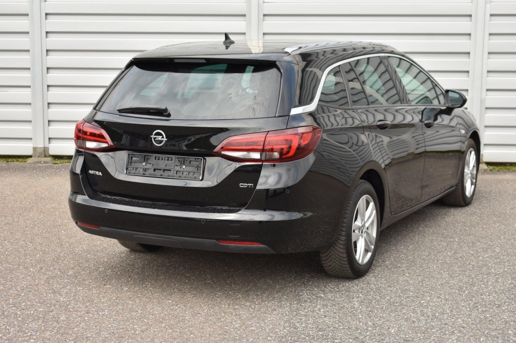 Opel Astra 2018 фото 3