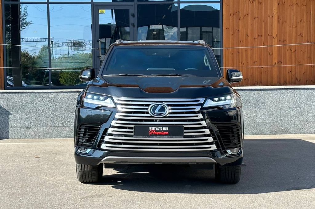 Lexus LX 500d 2023 photo 1