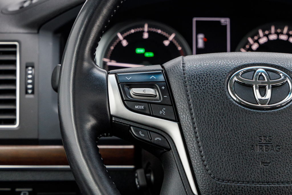 Toyota Land Cruiser 200 2018 photo 20