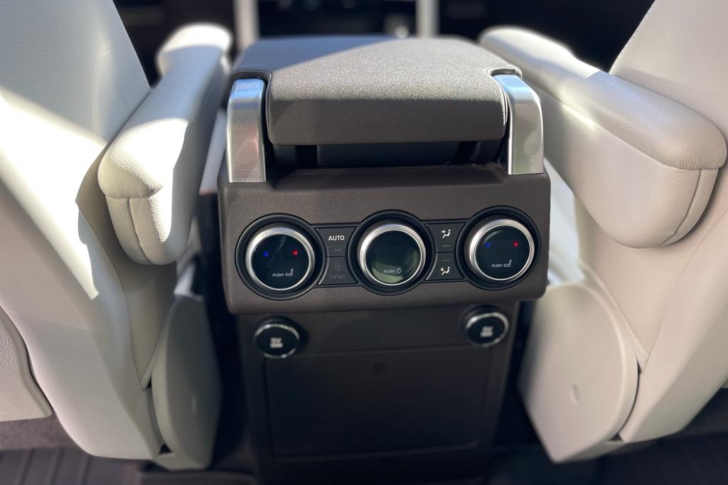 Land Rover Discovery HSE 3.0TDi 2018 photo 12