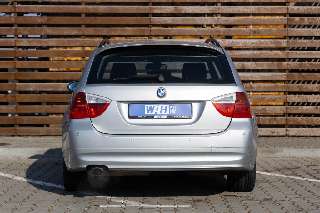 BMW 3 Series 2005 фото BMW 3 Series 2005 фото 8