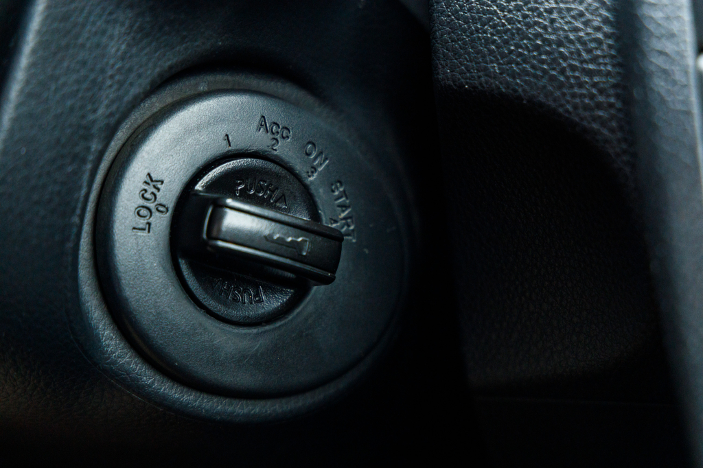 Nissan TIIDA 2010 photo 10