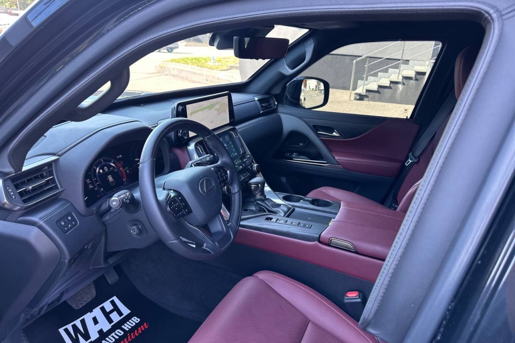 Lexus LX 500d 2023 photo 11