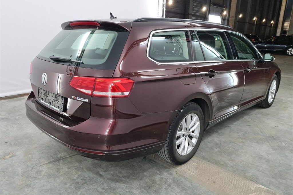 Volkswagen Passat Variant 2016 photo 2