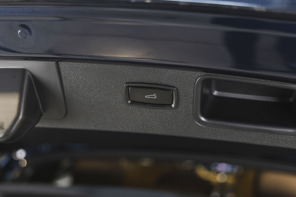 Porsche Macan 2016 photo 40