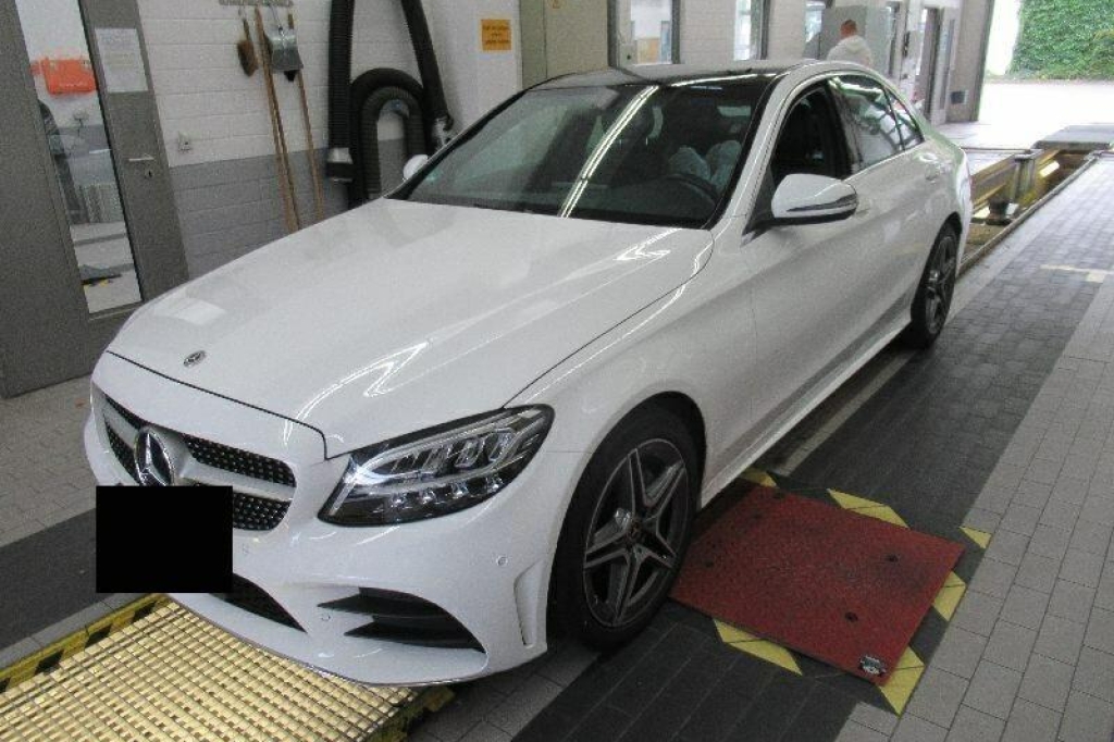 Mercedes-AMG C-Klasse 2019 photo 2