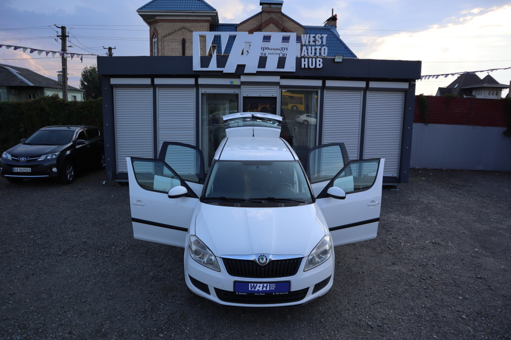 Skoda Roomster 2010 photo 15