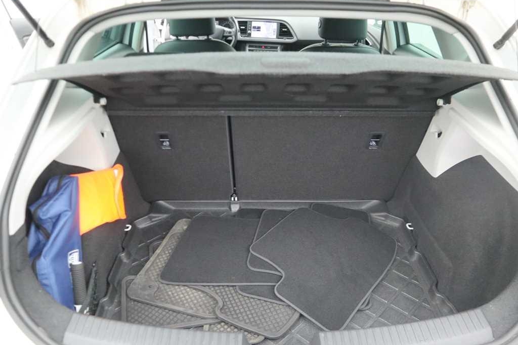 SEAT Leon 2017 photo 2