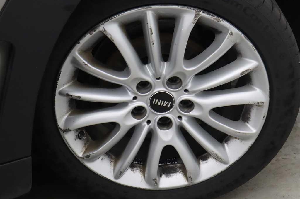 MINI One Clubman 2017 photo 14