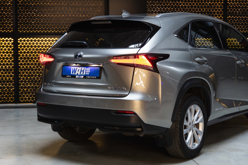 Lexus NX 300H 2016 фото Lexus NX 300H 2016 фото 7
